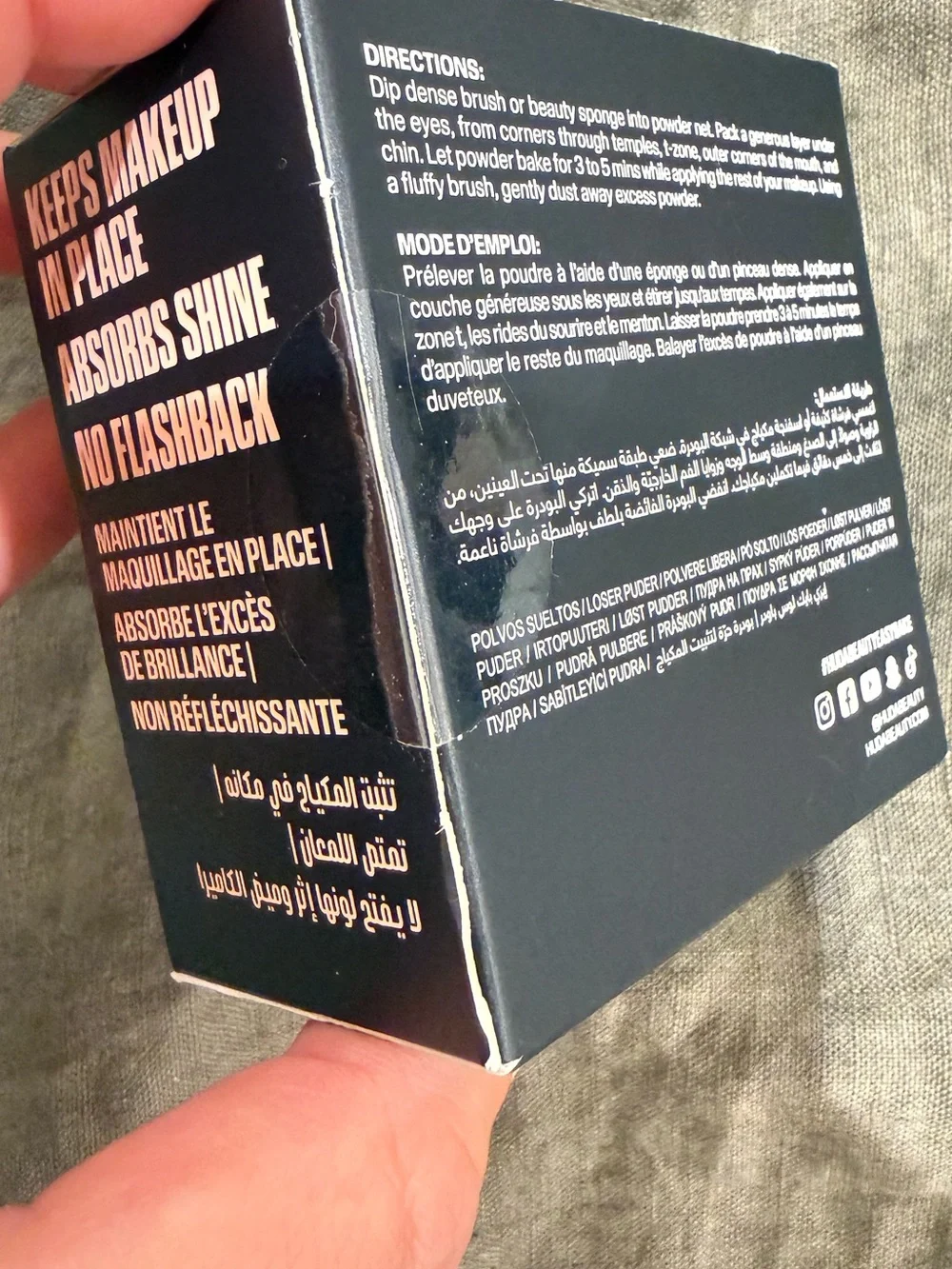 HUDA BEAUTY Easy Bake Loose Baking & Setting Powder